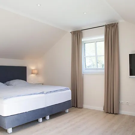 Ostseehaus-1 * Westermarkelsdorf